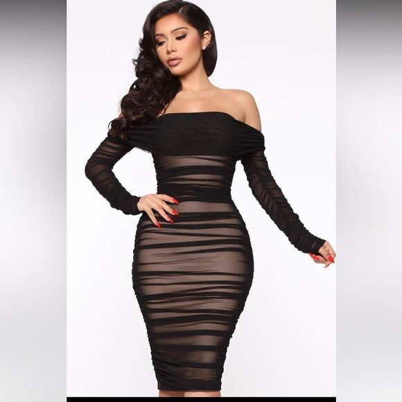 black dress with nude lining and closure on the back, new dress with tags - Picture 3 of 15